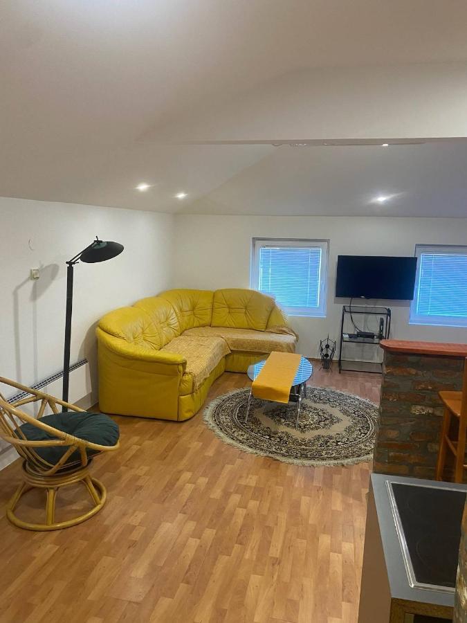 Twin Studio Apartments Zemun Βελιγράδι Εξωτερικό φωτογραφία