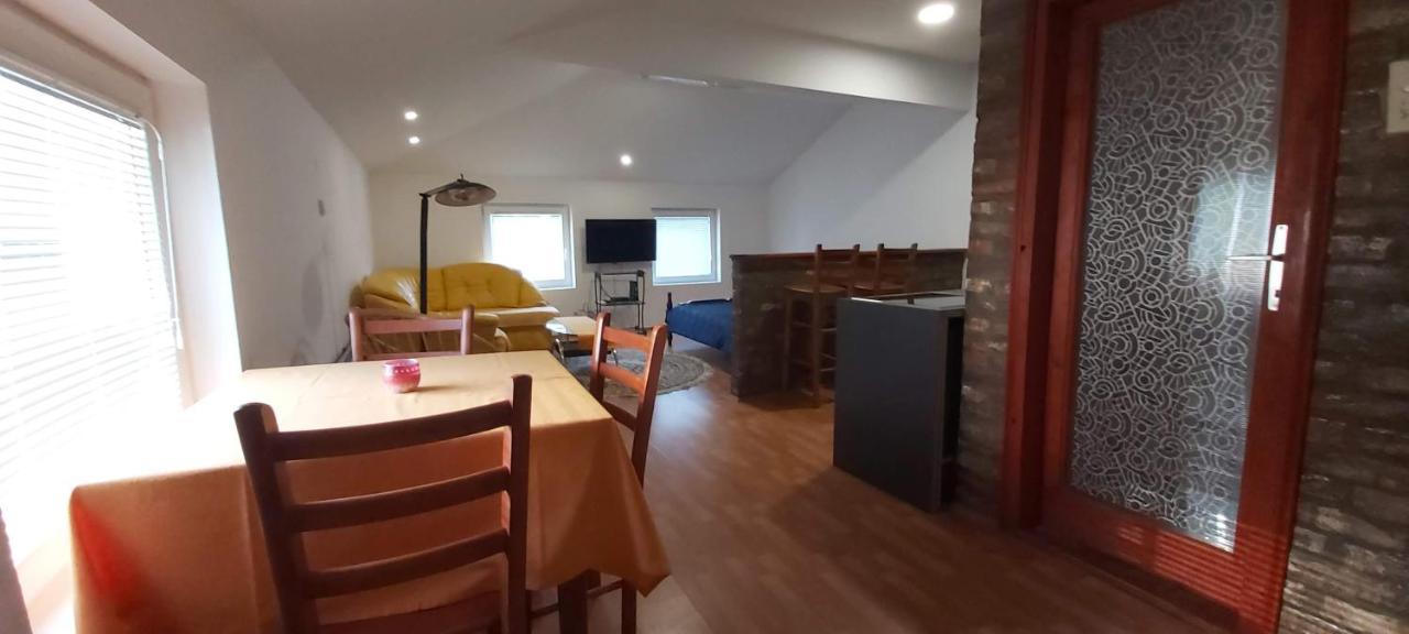 Twin Studio Apartments Zemun Βελιγράδι Εξωτερικό φωτογραφία